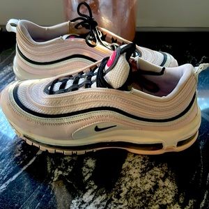 Nike Air Max Women’s tennis shoes